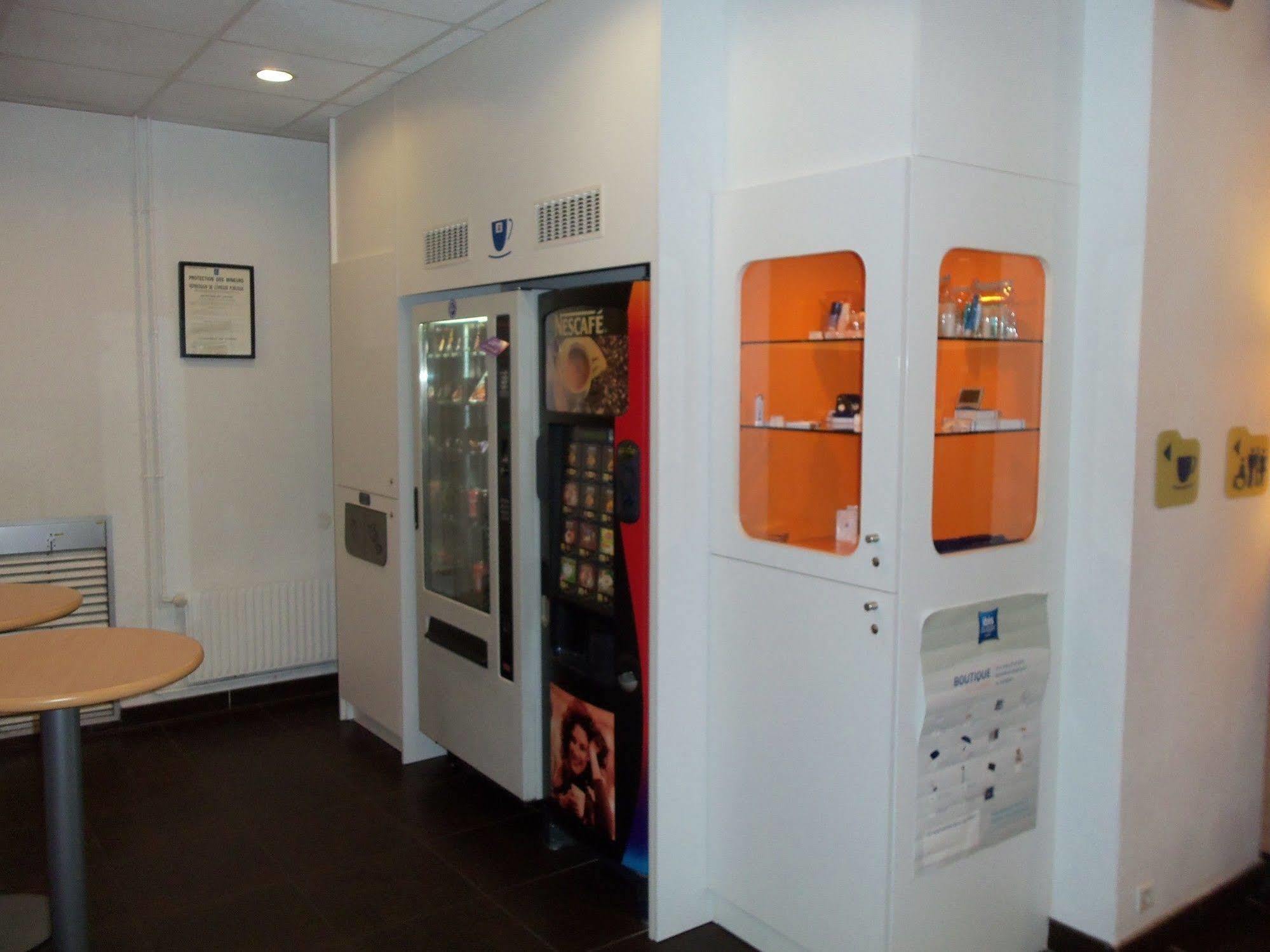 Ibis Budget Lille Gares Vieux-Lila Exterior foto